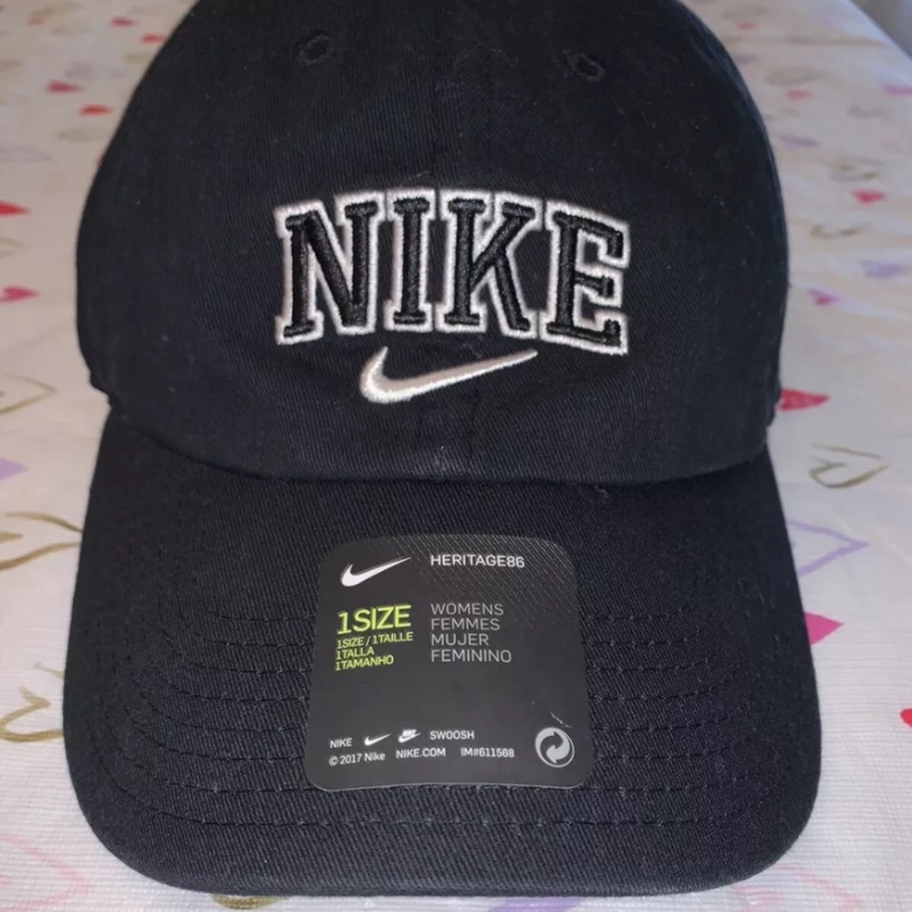 Woman’s Nike Hat NWT Baseball cap
